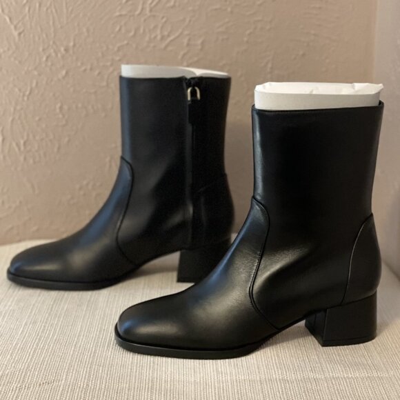 Stuart Weitzman Booties Nola - size 5.5 - Picture 3 of 11